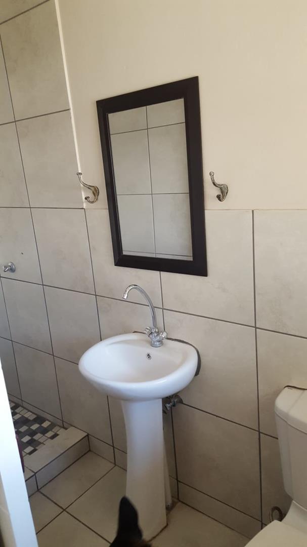 To Let 2 Bedroom Property for Rent in Langenhovenpark Free State